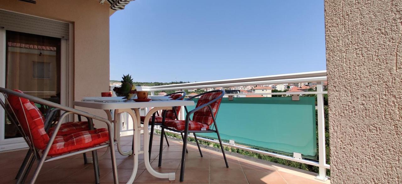 Apartment Dea Trogir Exterior photo
